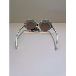 Shell Sharp Sunglass Shades